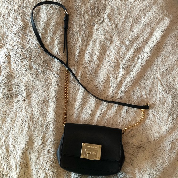 Michael Kors Handbags - Michael Kors crossbody